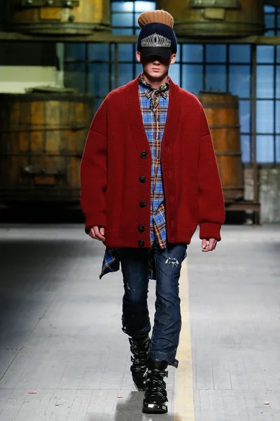 Look 12